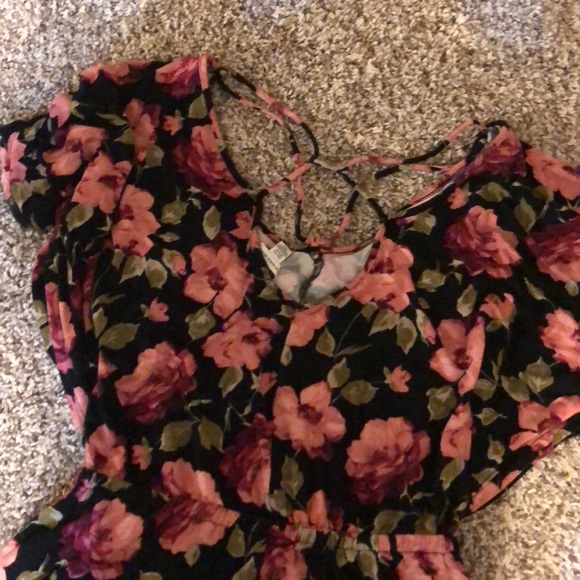 American Eagle Outfitters Dresses & Skirts - Floral AE  Romper!